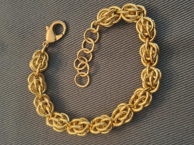 Brass Sweetpea Chainmaille Bracelet